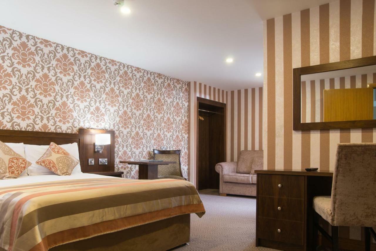 Holyrood Hotel - Leisure Centre & The Spa At Orchids バンドラン エクステリア 写真