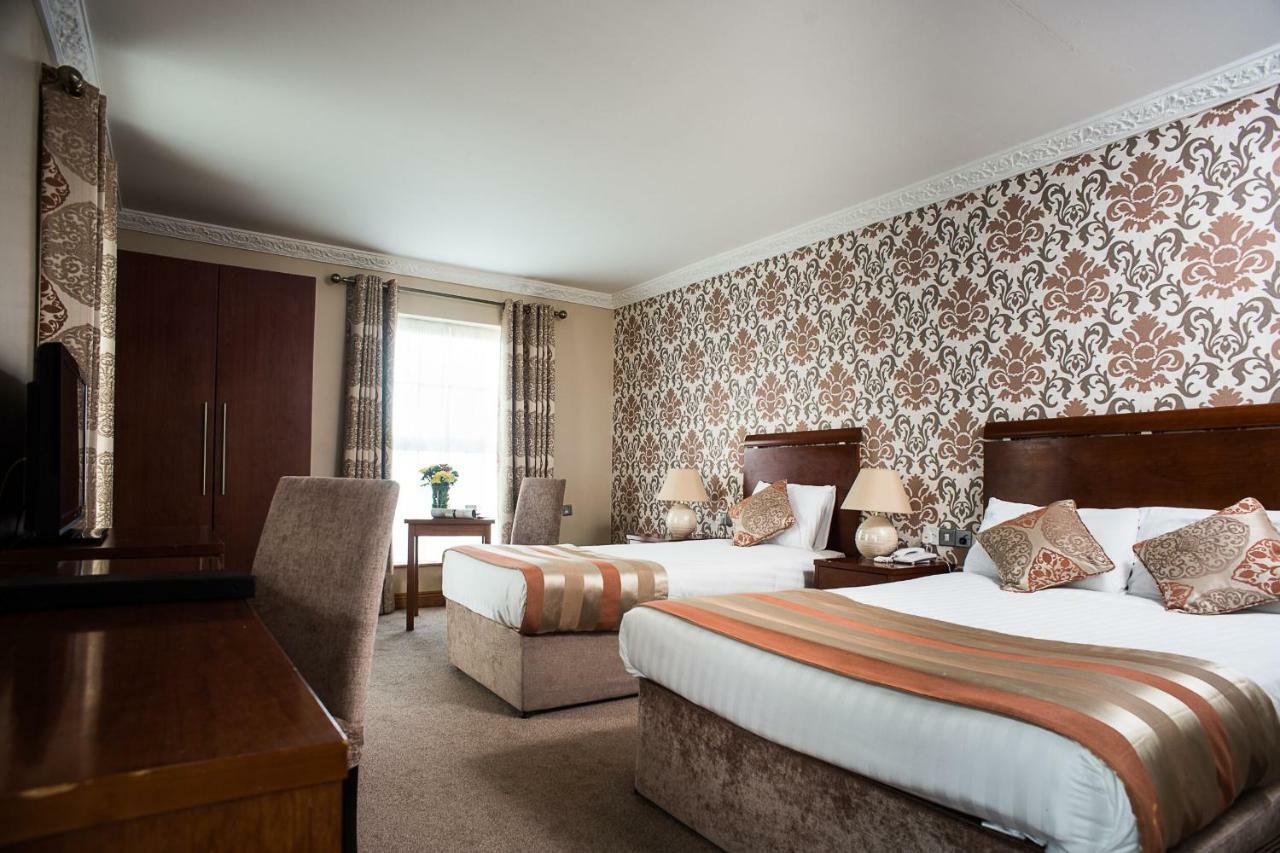 Holyrood Hotel - Leisure Centre & The Spa At Orchids バンドラン エクステリア 写真