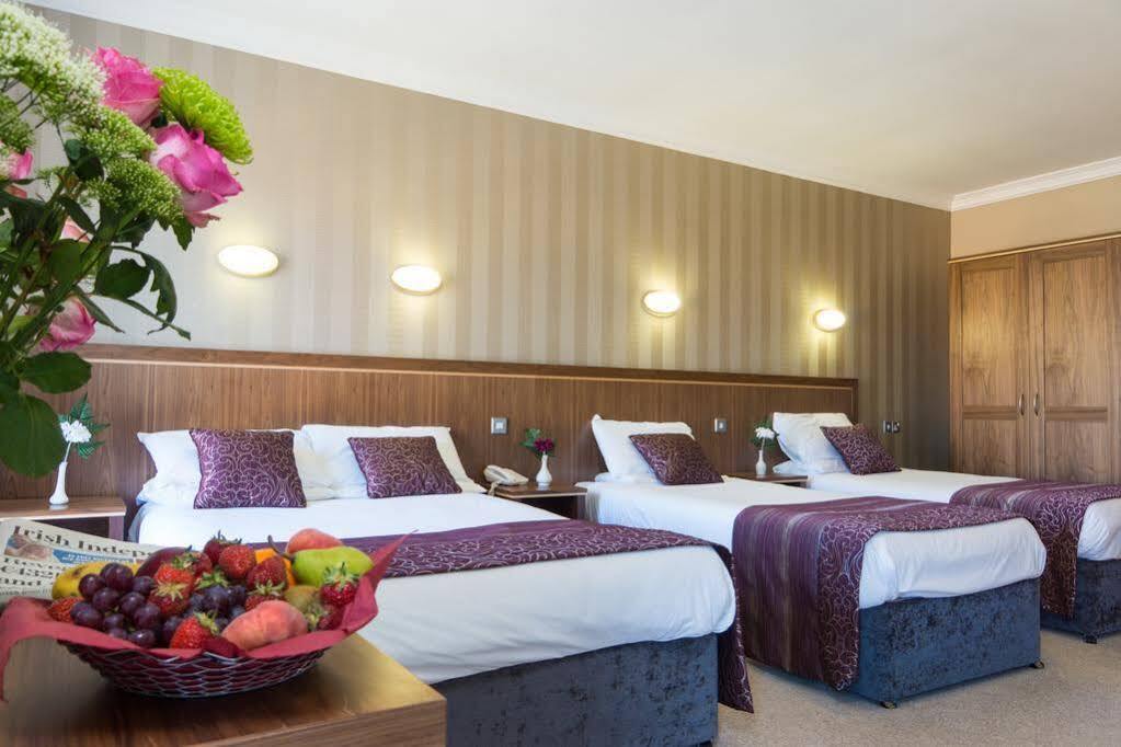 Holyrood Hotel - Leisure Centre & The Spa At Orchids バンドラン エクステリア 写真